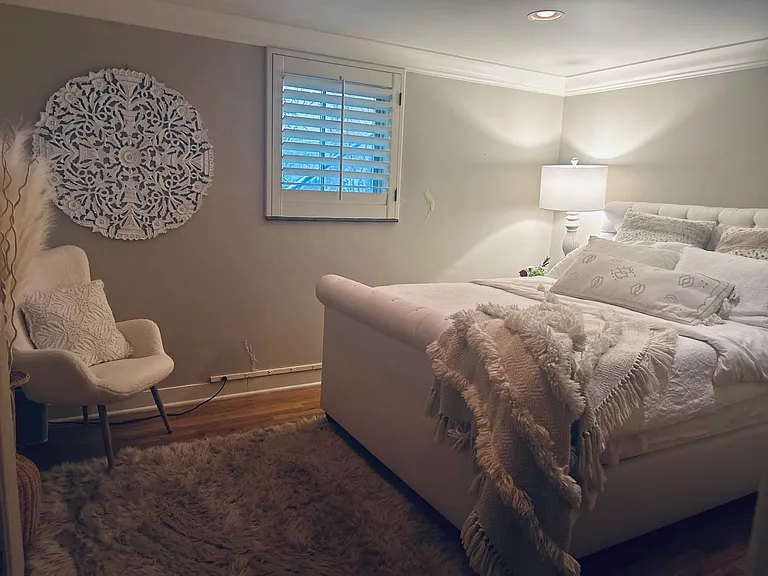 Queen bedroom.