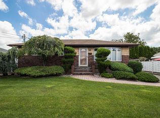 86 S 3rd St, Bethpage, NY 11714