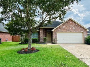 7706 Misty Lake Ln, Pearland, TX 77581