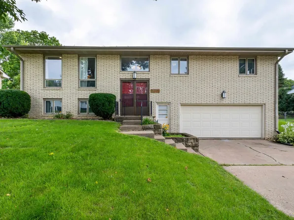 2648 Mineral St, Dubuque, IA 52001