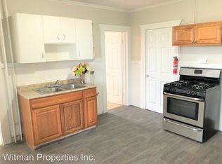 650 High St APT 2R, Holyoke, MA 01040