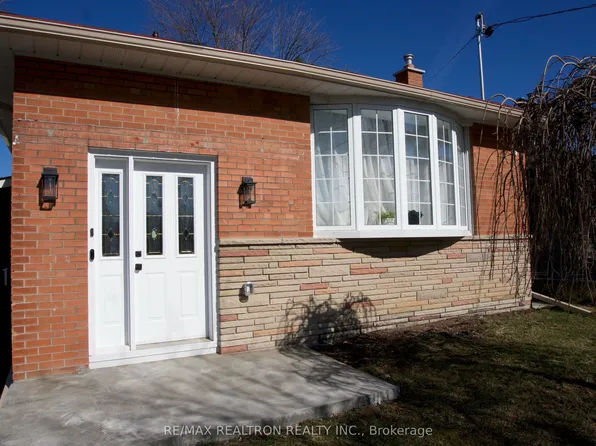 37 Brantwood Dr, Toronto, ON M1H 2G5
