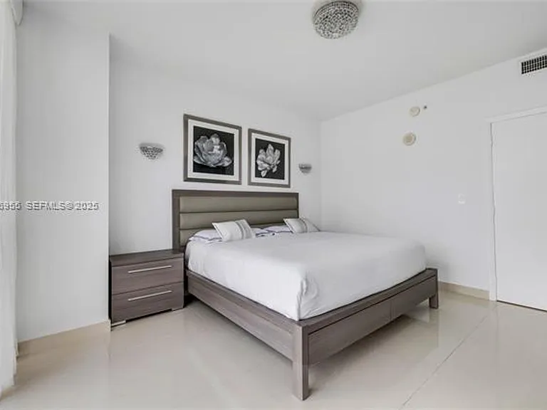 18201 Collins Ave #902 — Photo 27