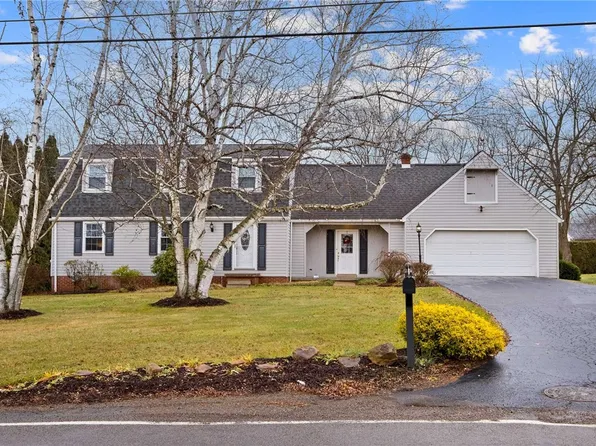 157 Shadyrest Rd, Ellwood City, PA 16117