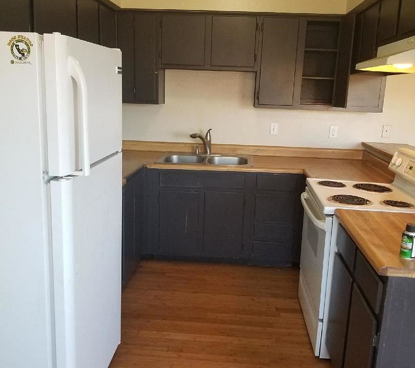 1st image of 1409 Henry Dr #1409