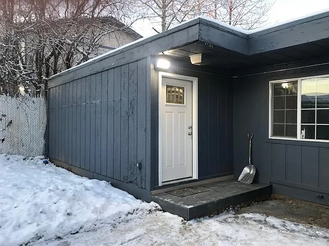 Building Photo - 8000 Greenwood St #5