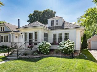 5065 N Berkeley Blvd, Whitefish Bay, WI