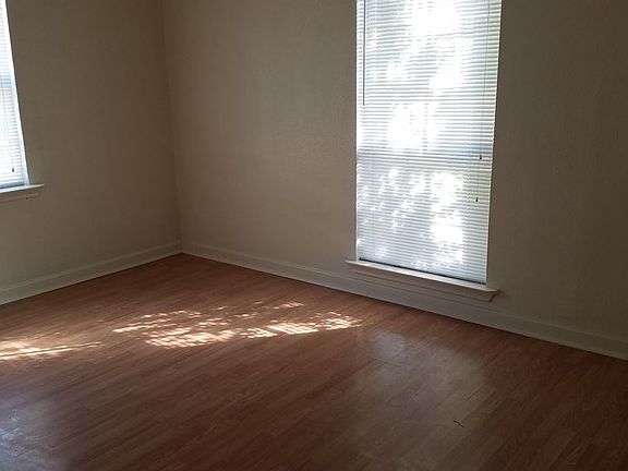 4th image of 1522 3rd Ave N