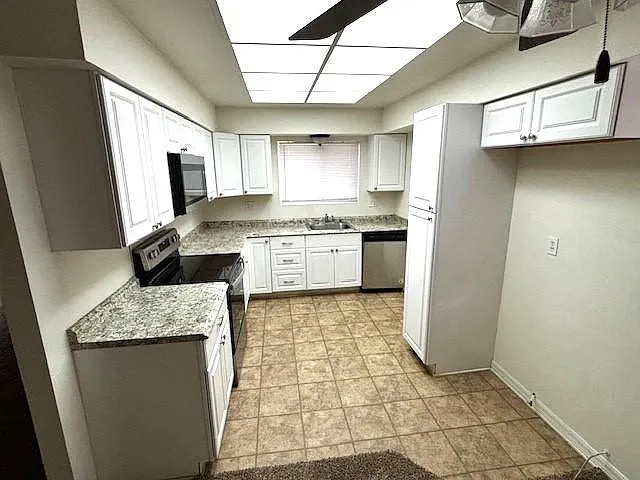 915 Malaga Pl — Photo 4