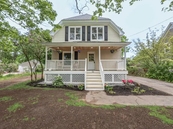 24 Fairview Avenue, Derry, NH 03038