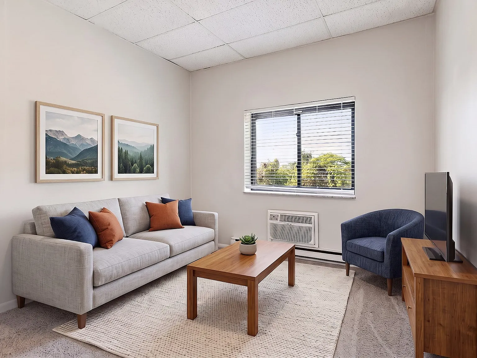Brittany Apartments — Photo 1