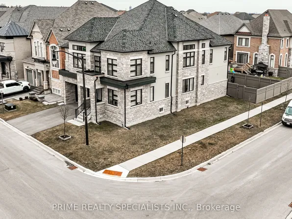 21 Midmorning Rd, Brampton, ON L6X 5P7