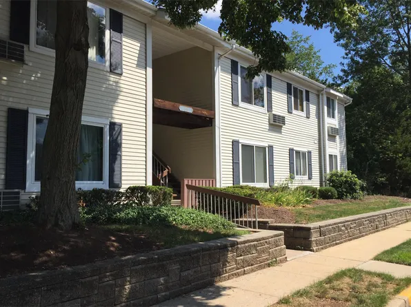 3 Norwich Pl, Somerset, NJ 08873