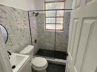 1560 SW 5th St #11, Miami, FL 33135