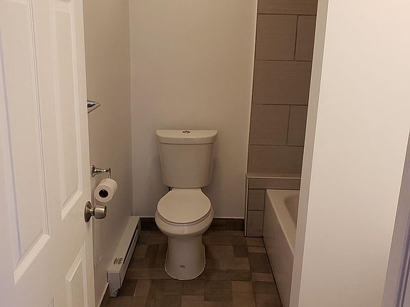 5th image of 32 King St APT 14