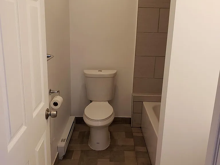 32 King St #14 — Photo 5