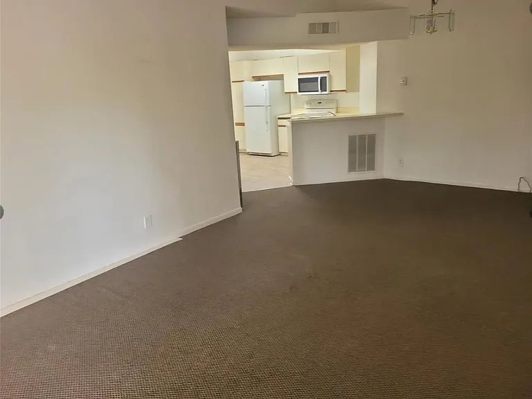 8741 Wiles Rd #305 — Photo 9
