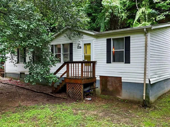 126 Maple Hill Dr, Pikeville, KY 41501