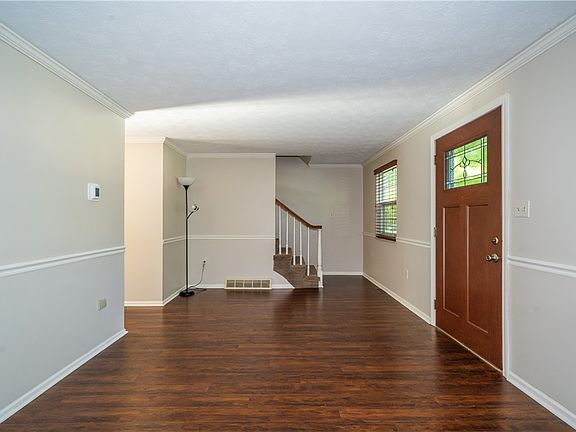 5th image of 5845 Overbrooke Rd