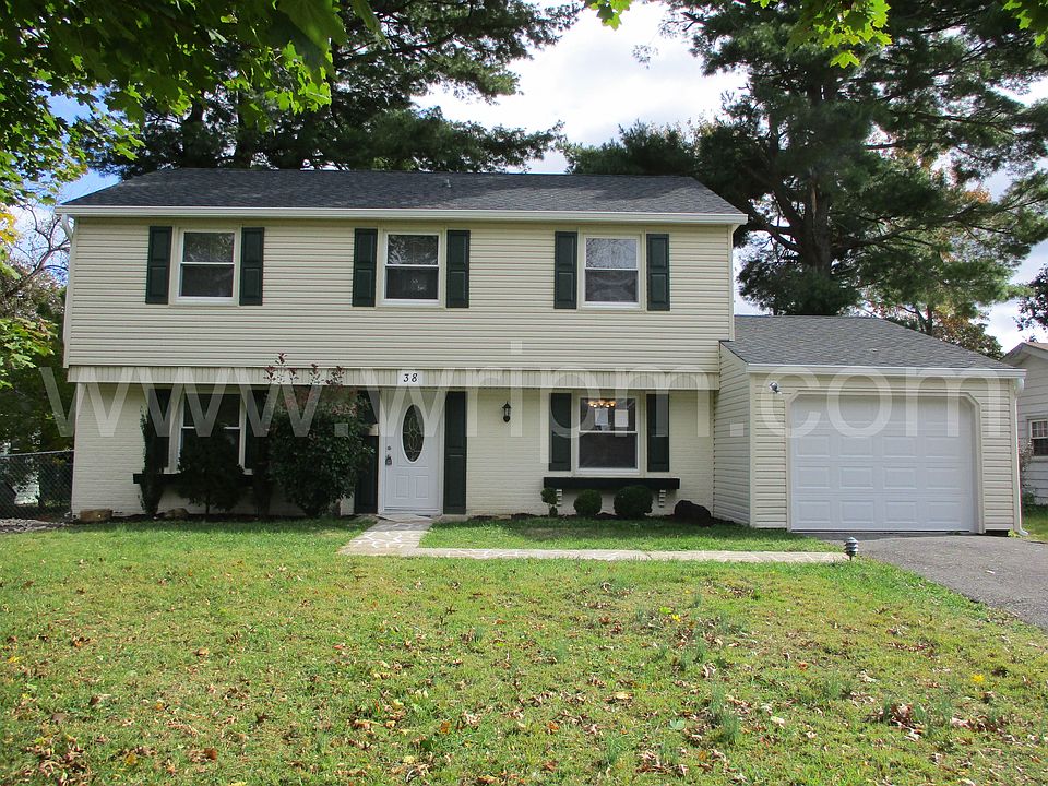 1st image of 38 Petunia Ln