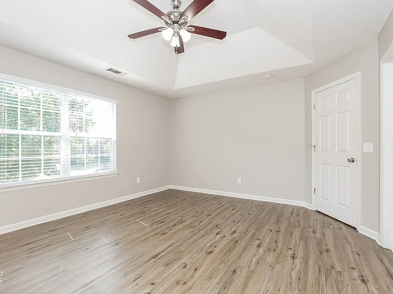 6988 Calderwood Dr — Photo 11
