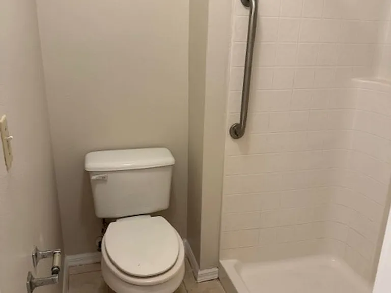 744 Paris Dr — Photo 18