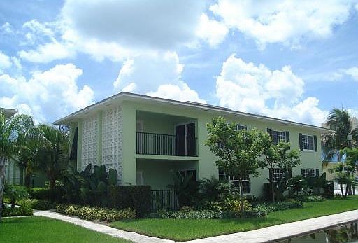 1st image of 110 N Lakeside Dr APT 6