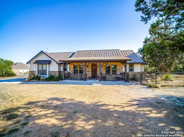 102 N Vaquero Dr, Blanco, TX 78606