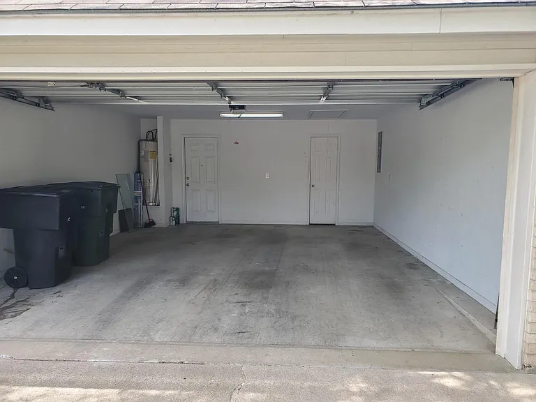 8523 Oak Xing — Photo 2