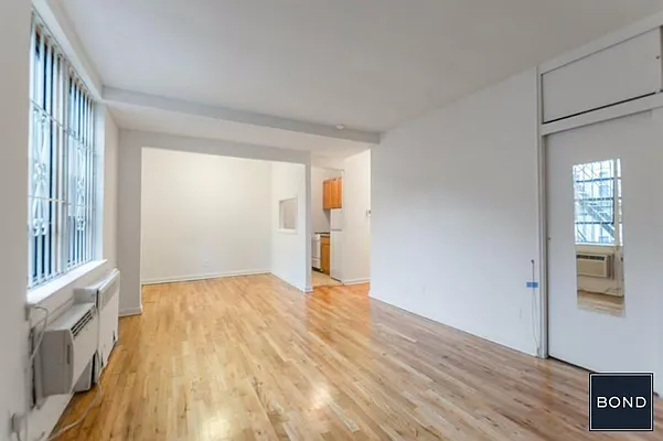 Rented by Bond New York | media 2