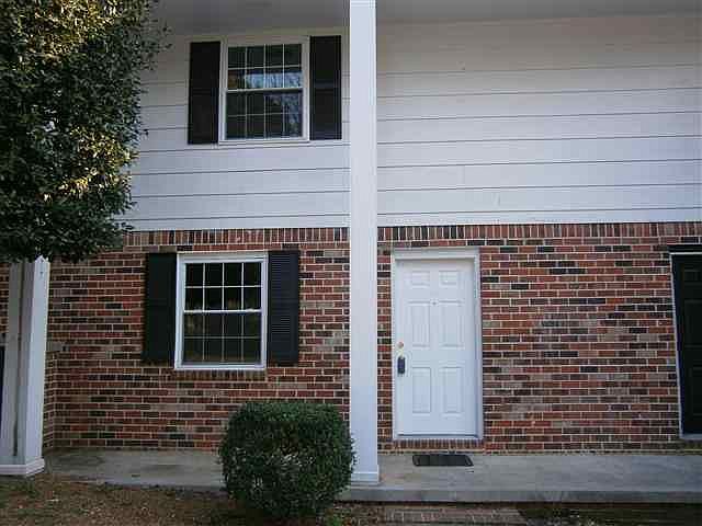 1st image of 315 Northcrest Cir NE