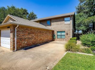 1404 Palmnold Cir W, Fort Worth, TX 76120