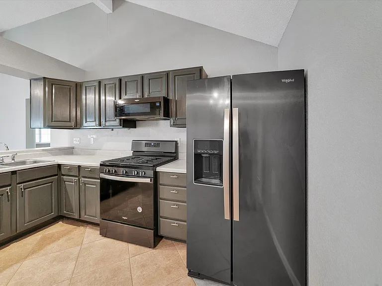 16906 Pocono Dr — Photo 10
