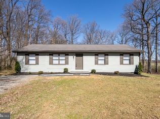 42 End Rd, Bunker Hill, WV 25413