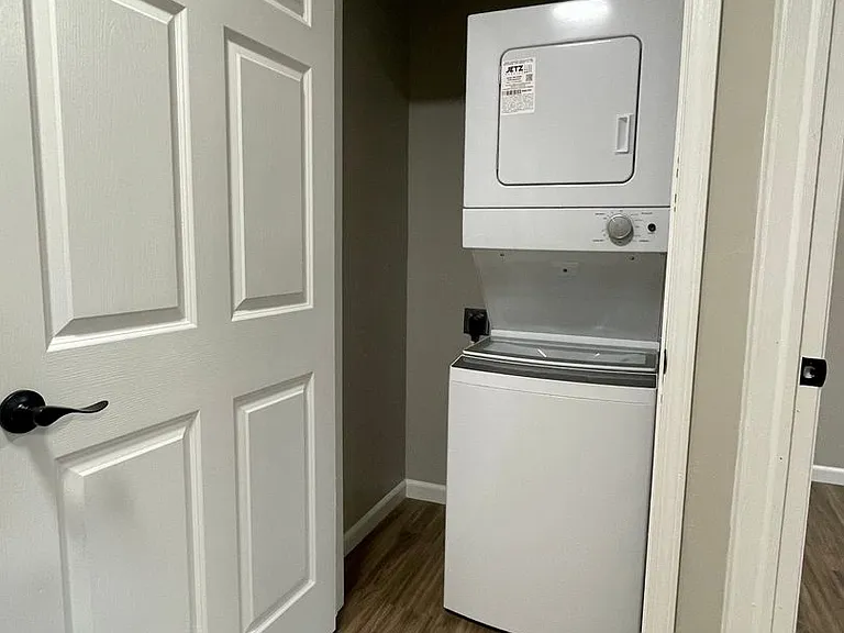 Duck Creek Apartments — Photo 27