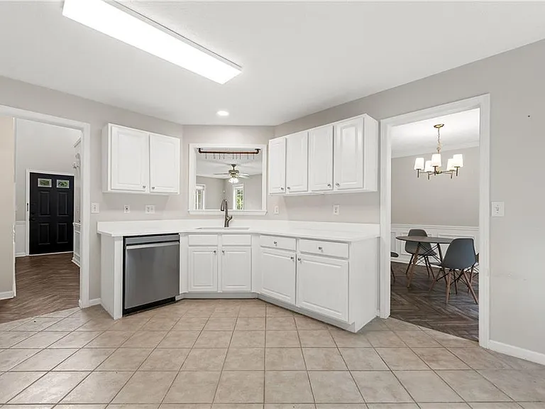 370 Manor Glen Dr — Photo 17