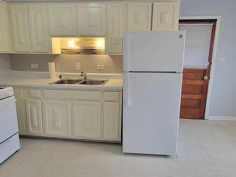9220 Jill Ln #TOP FLOOR — Photo 15