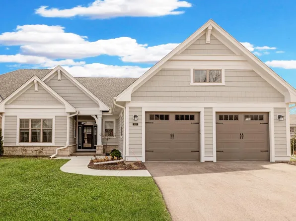 6115 West Woods LANE #7A, Mequon, WI 53092