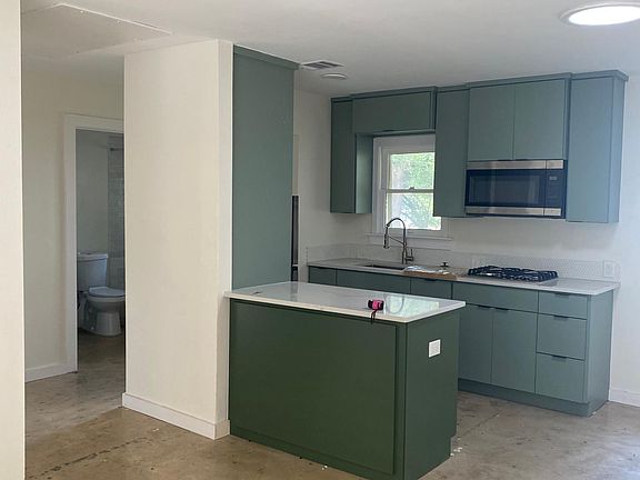 3rd image of 239 Brahan Blvd APT B