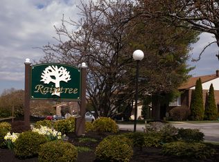 1606 Raintree Ln, Malvern, PA 19355