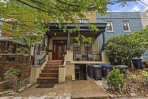 1004 Irving St NW #B Photo 1