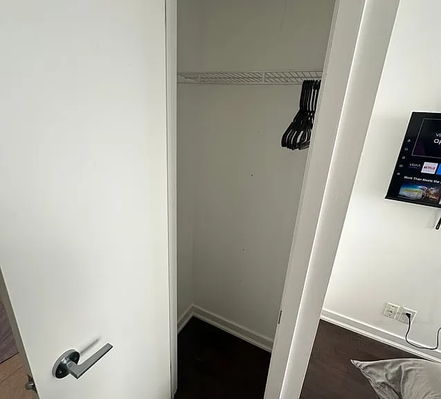 12 York St #3302C — Photo 5