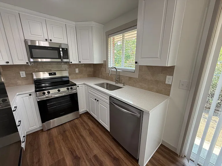 323 East Wabash Avenue — Photo 24