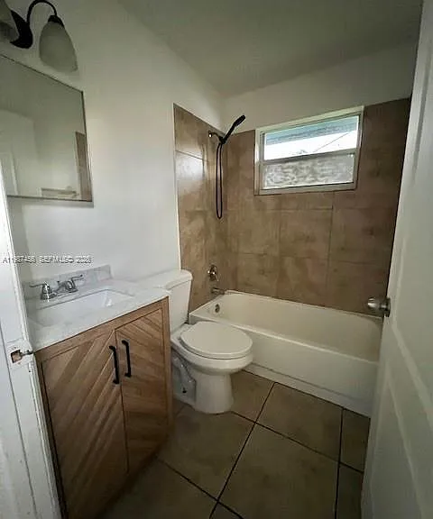 2746 Johnson St #W — Photo 24