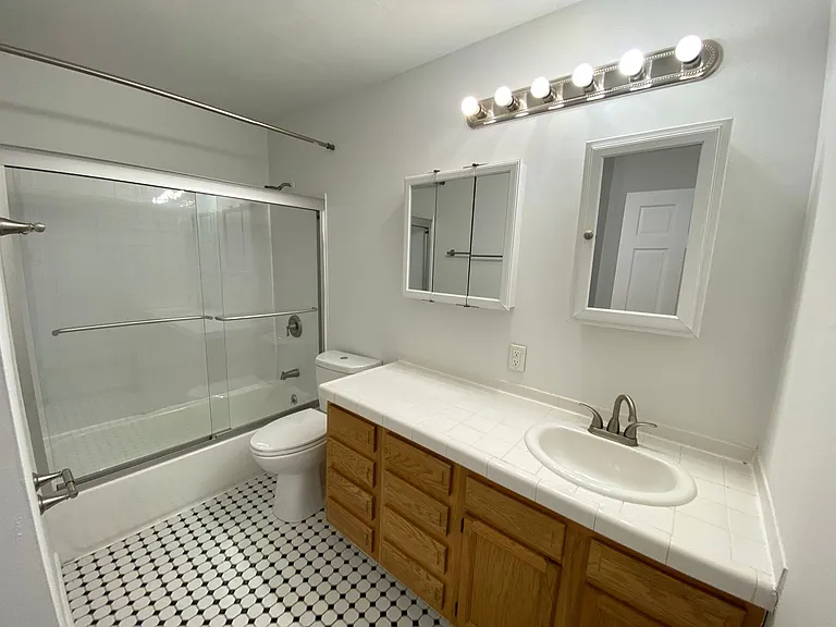 E 15th Ave 325 TPP — Photo 60