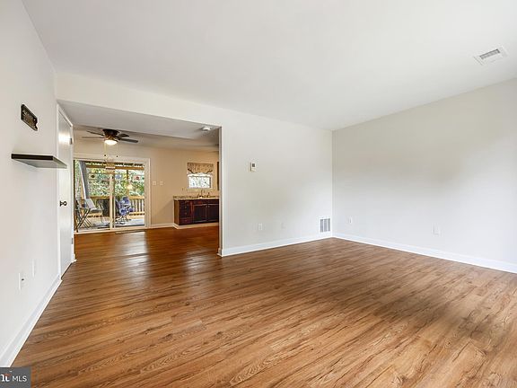 3rd image of 507 Bunker Hill Ct