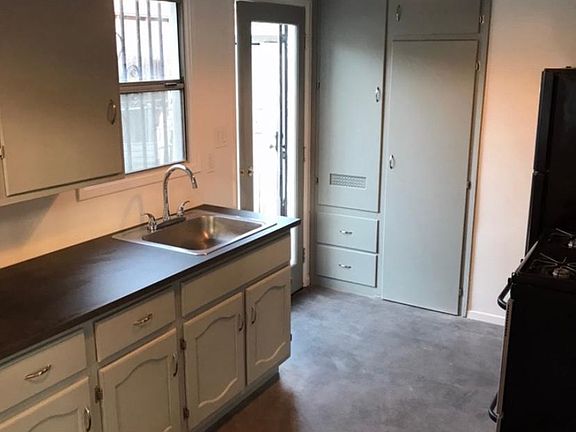 5th image of 2940 Ballard St