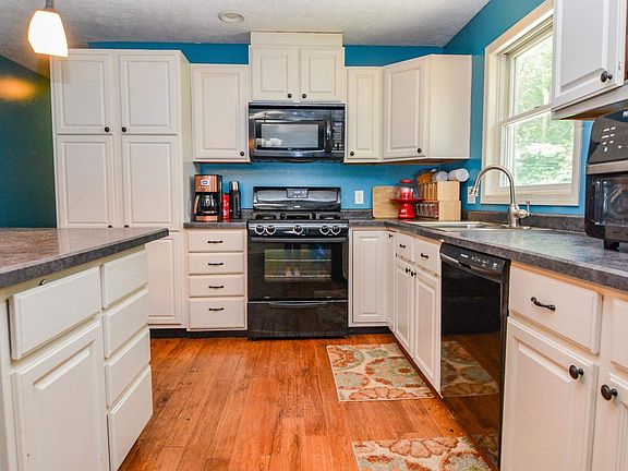 Kitchen - Main Level