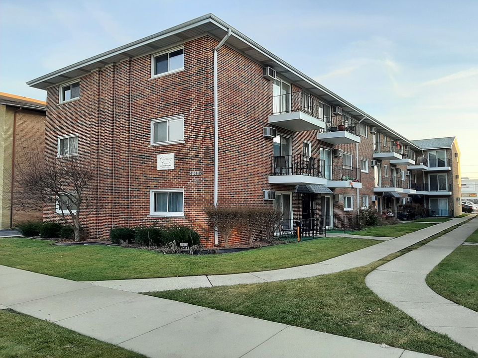 1st image of 6133 W 64th Pl #D-2