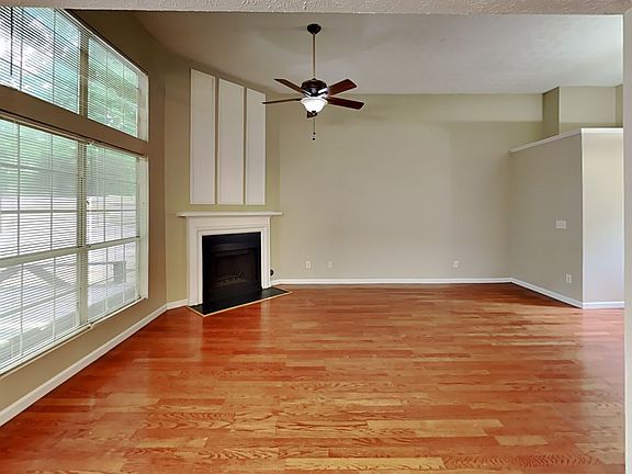 4th image of 4910 N Bridges Dr